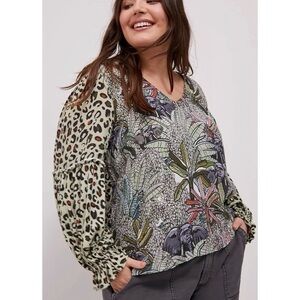 Anthropologie Bl-nk London Sibley V-Neck Top Jungle Elephant Leopard Print Small